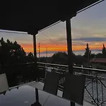 Thomis Sea View Home