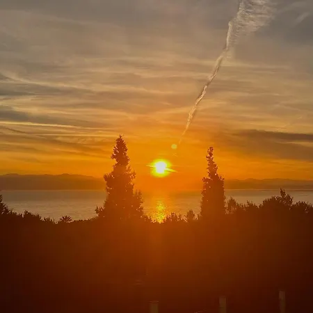 펜션 Thomis 네아 이라클리아